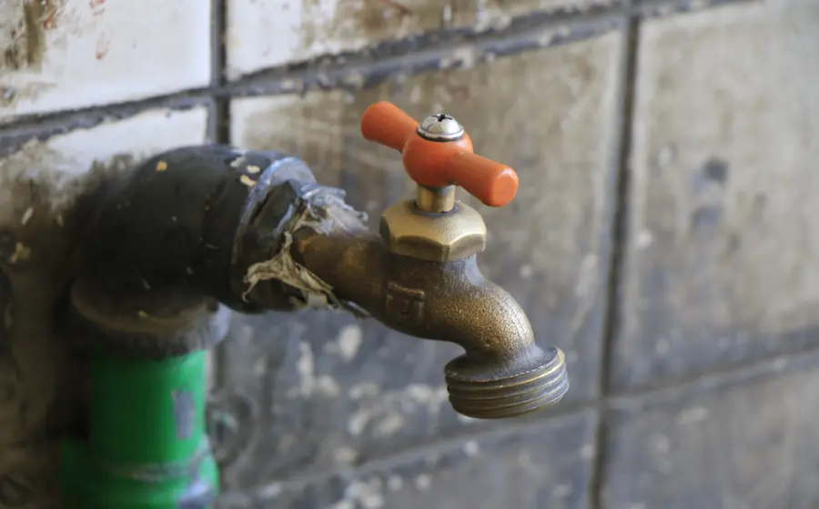 llave_de_agua_vacia
