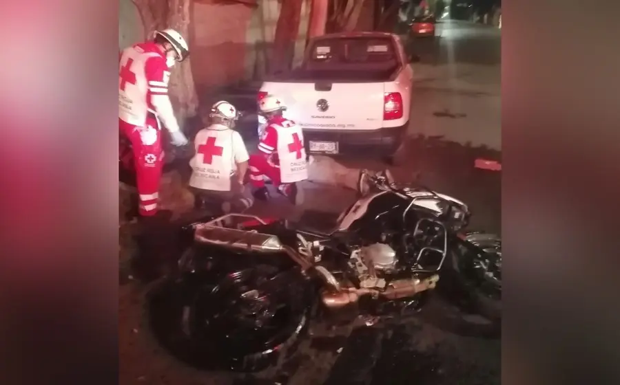 paramédicos_junto_a_moto