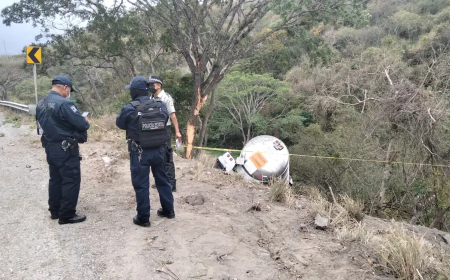 Pipa_se_sale_del_camino