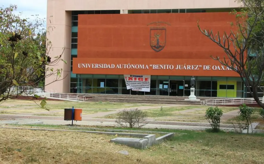 explanada-uabjo