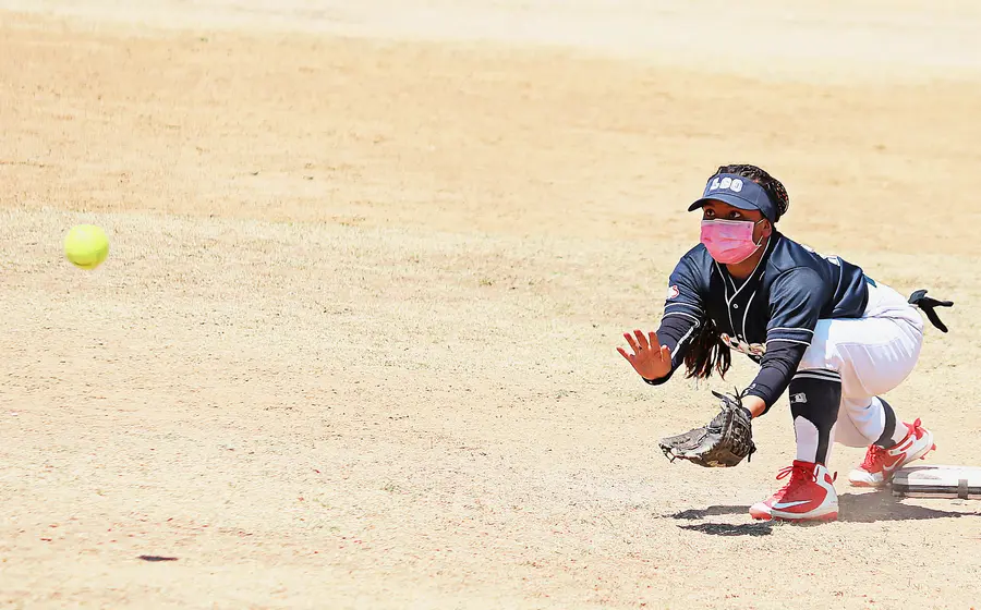 jugadora-de-softbol
