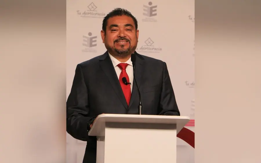 Alejandro_Aviles_en_segundo_debate