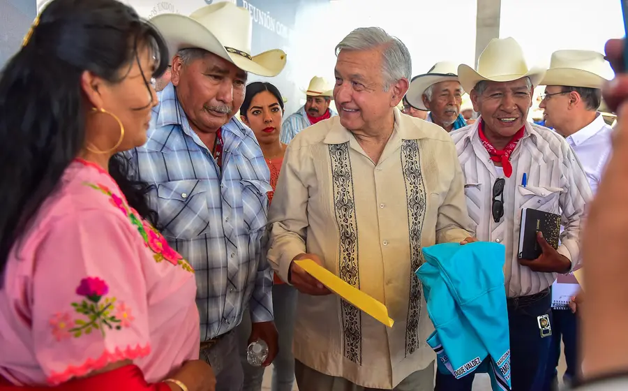 amlo_en_reunion_con_familiares_de_desaparecidos