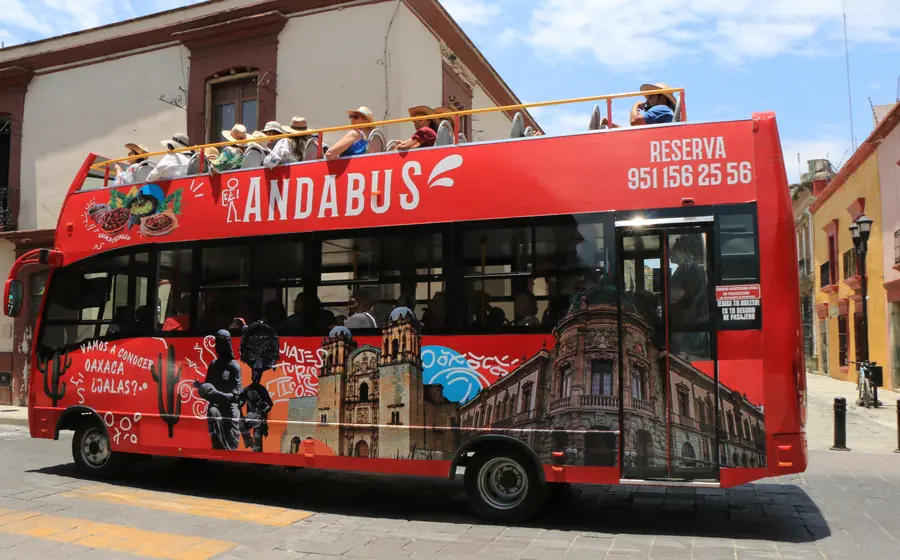 andabus_en_el_centro_de_oaxaca