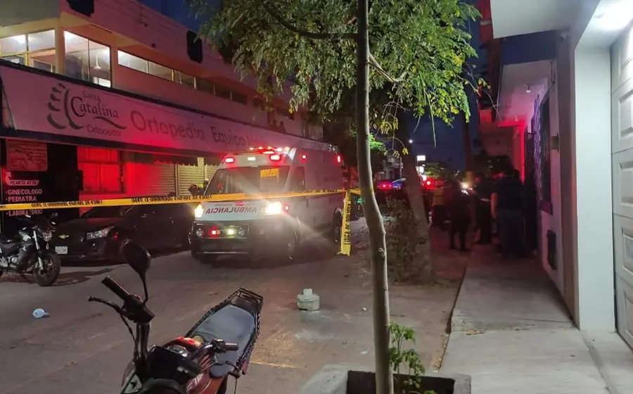ambulancia_en_escena_del_crimen