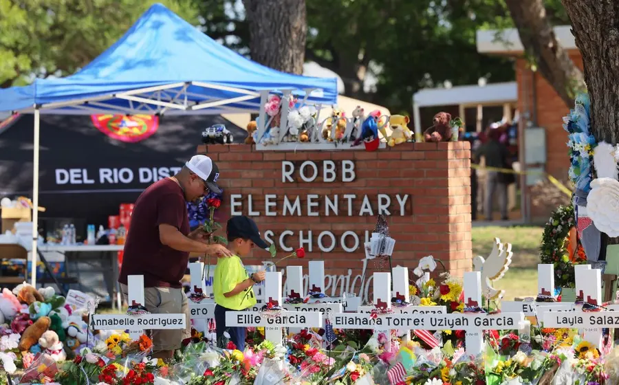 familias_de_victimas_en_escuela_de_texas