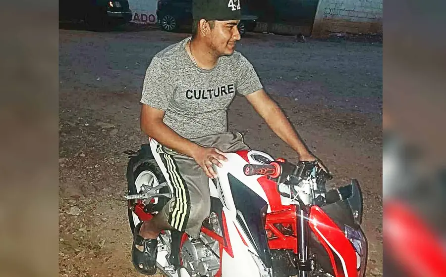 sujeto-en-moto 