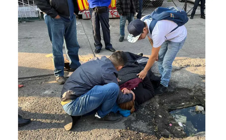 Paola Reséndiz intentaba huir de un asalto a bordo de un camión cuando cayó en una coladera.