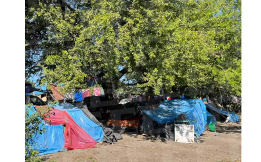 Médicos Sin Frontera lamentan la situación de hacinamiento en la que viven los migrantes puede generar un brote contagioso de una mezcla de enfermedades.