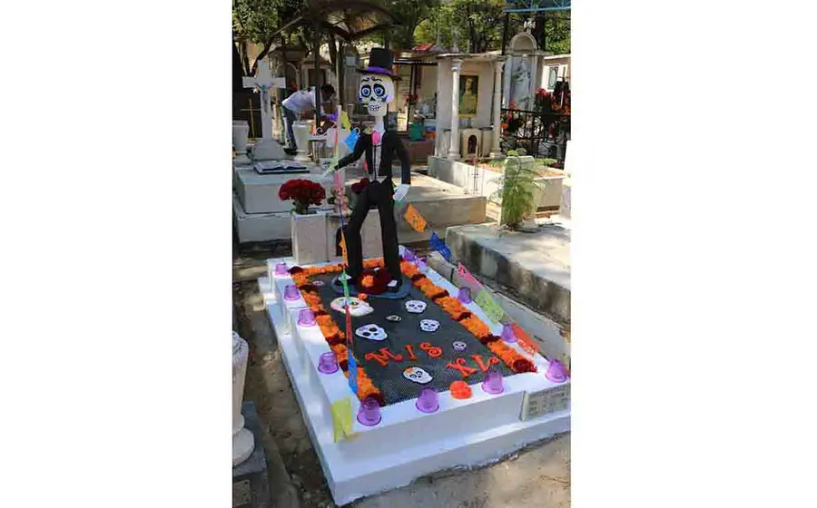 El recordar a los muertos, de la manera en que se hace en México, es único en el mundo.