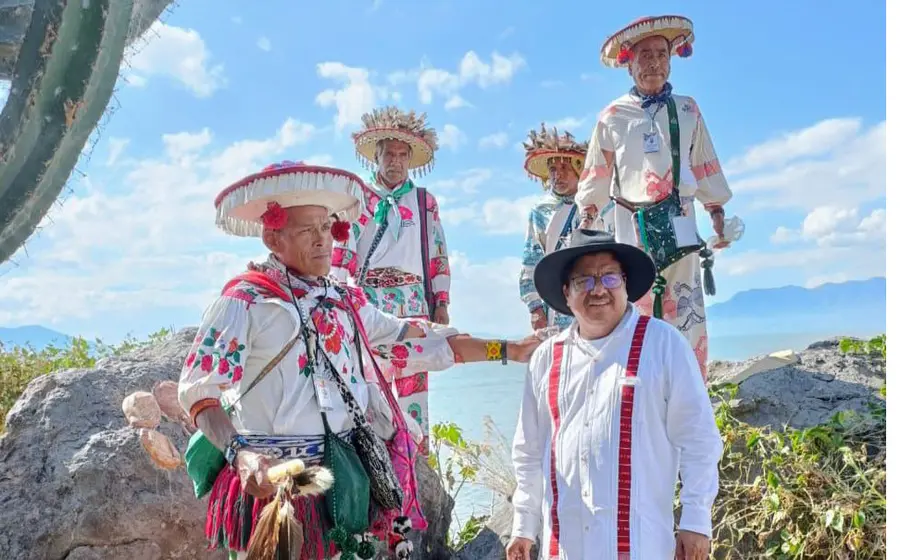 Adelfo Regino Montes reiteró que visitó este lugar sagrado en cumplimiento a los acuerdos del Plan de Justicia del Pueblo Wixárika, Na´ayeri, O´dam y Meshikan que fue entregado en septiembre al presidente Andrés Manuel López Obrador. 