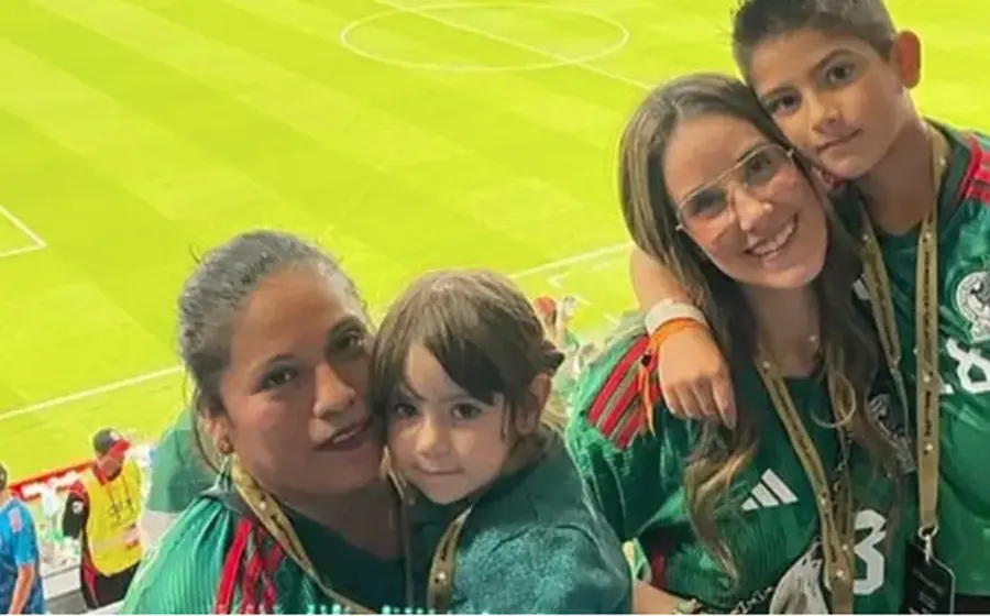 Sandra de la Vega, esposa de Guardado, llevó consigo a la empleada doméstica -Mari- por lo que la segunda ha podido disfrutar de la fiesta del Mundial.