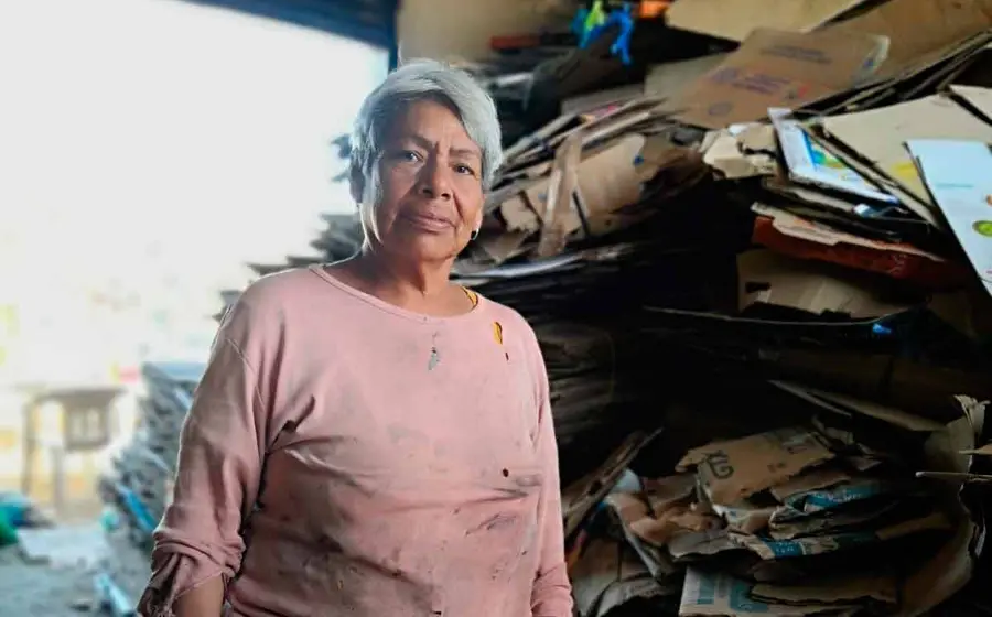 mujer-reciclaje 