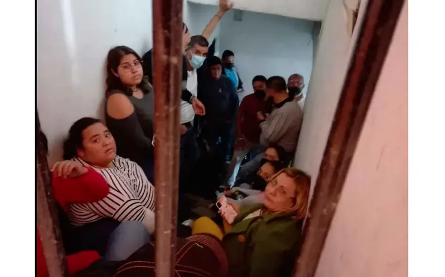 maestros_retenidos