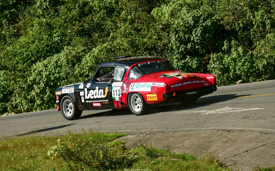 auto-rojo-de-carreras