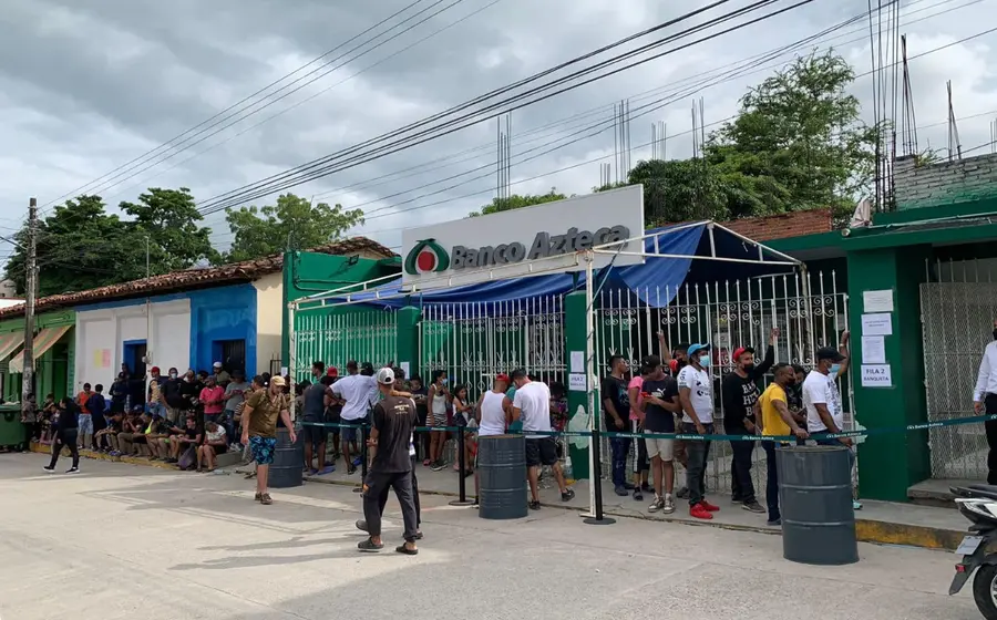 fachada_banco_azteca