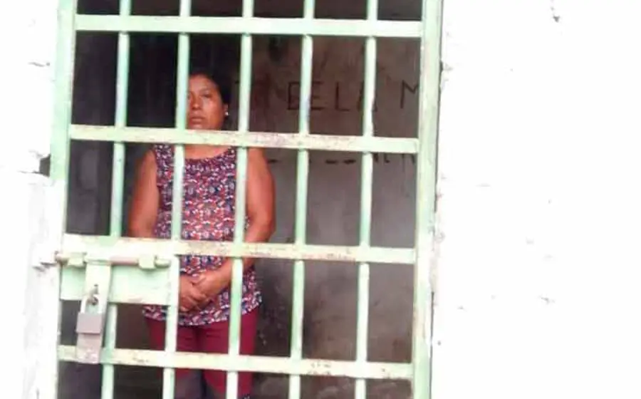 mujer-detenida 