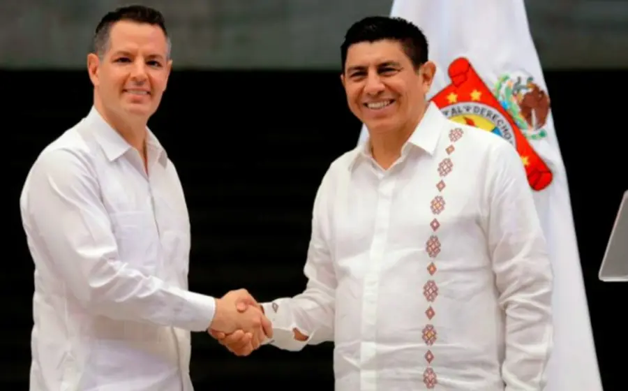 muart-estrecha-mano-jara