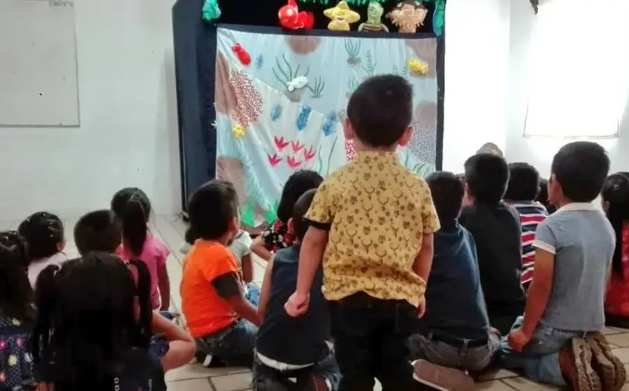 niños-de-espalda
