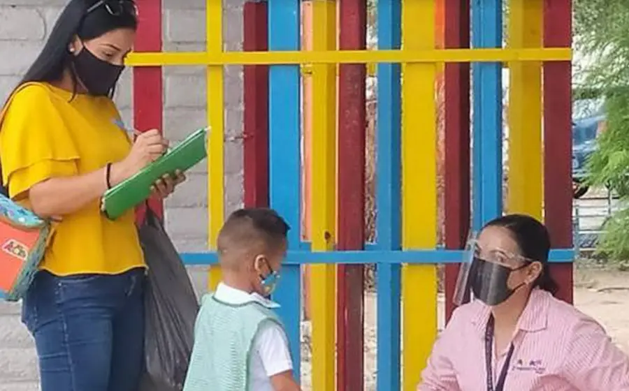 niño-mujeres