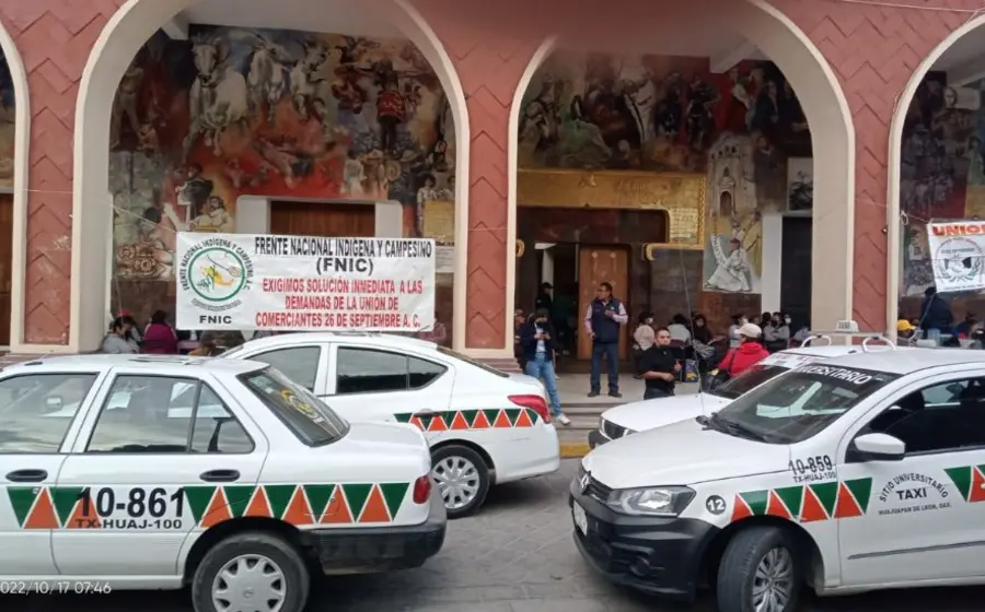 taxis_estacionados_protesta_ayuntamiento