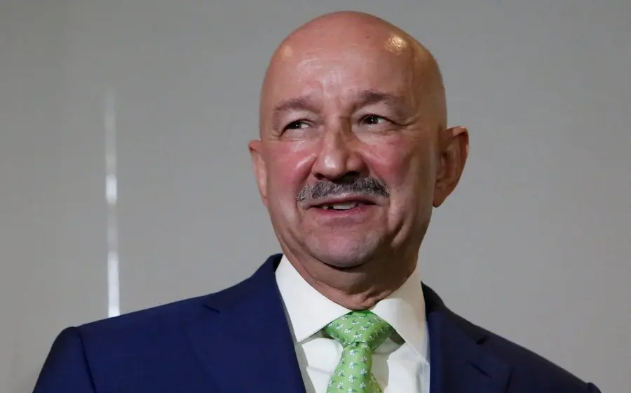 Se sabe que la familia de Carlos Salinas de Gortari es originaria de Nuevo León, uno de los estados donde más se ha recurrido al trámite de nacionalidad española por vía sefardí.