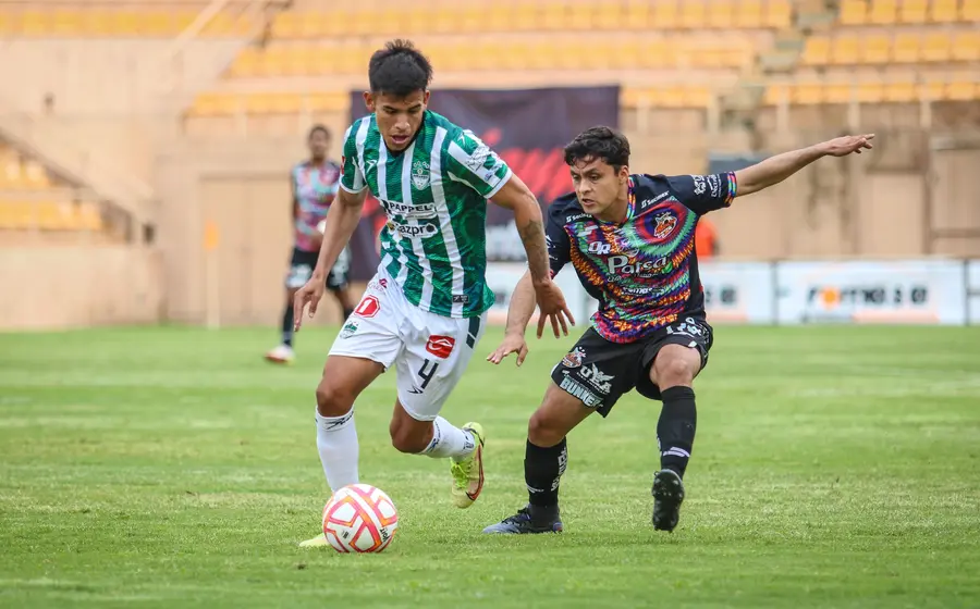 futbolistas-en-partido