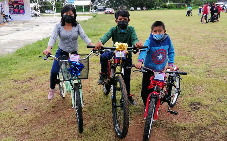ninos_en_bici