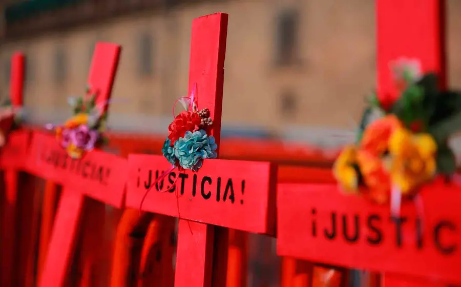 cruces-rojas 