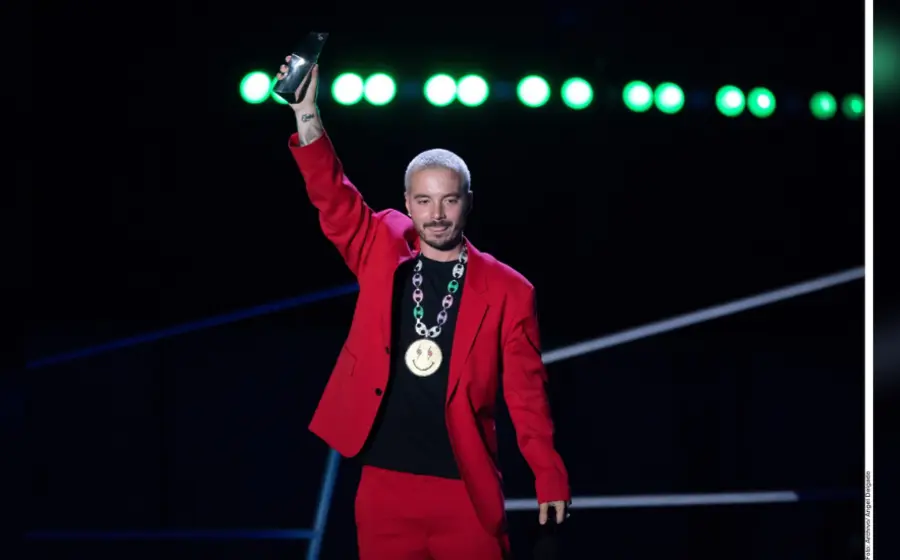 jbalvin-escenario