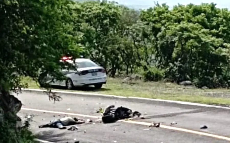 auto-carretera-escombros