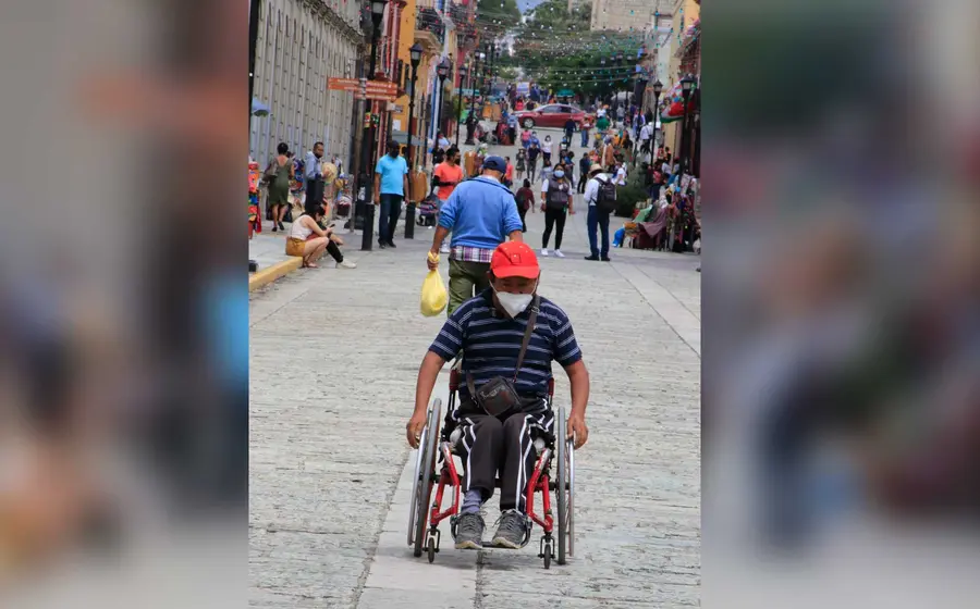 persona-en-silla-de-ruedas 