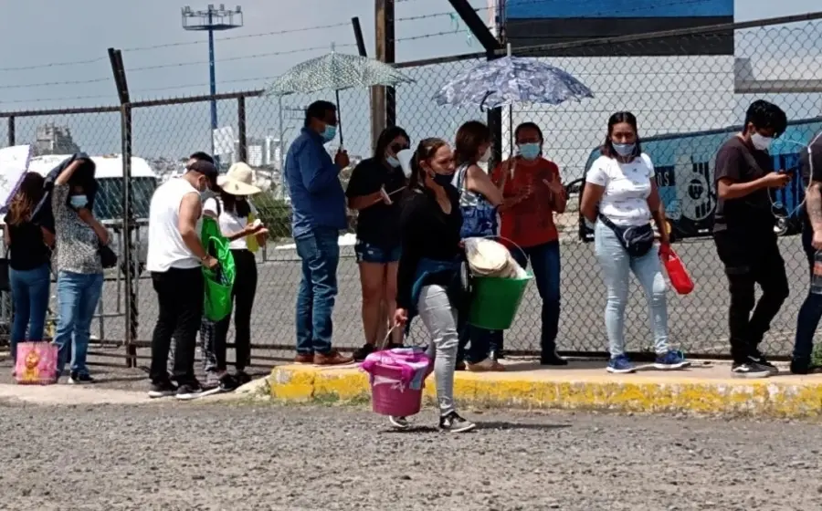 fila_de_personas