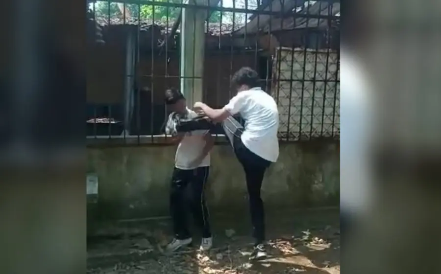 pelea_entre_estudiantes_secundaria