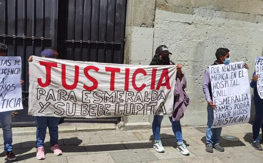 protesta-lupita-esmeralda