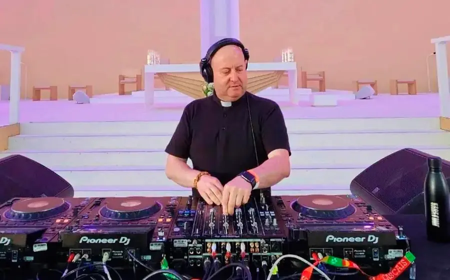 dj 