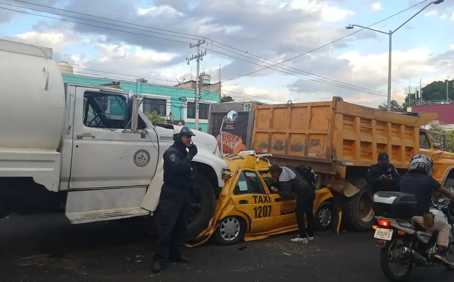 pipa_prensa_taxi_reforma_oaxaca