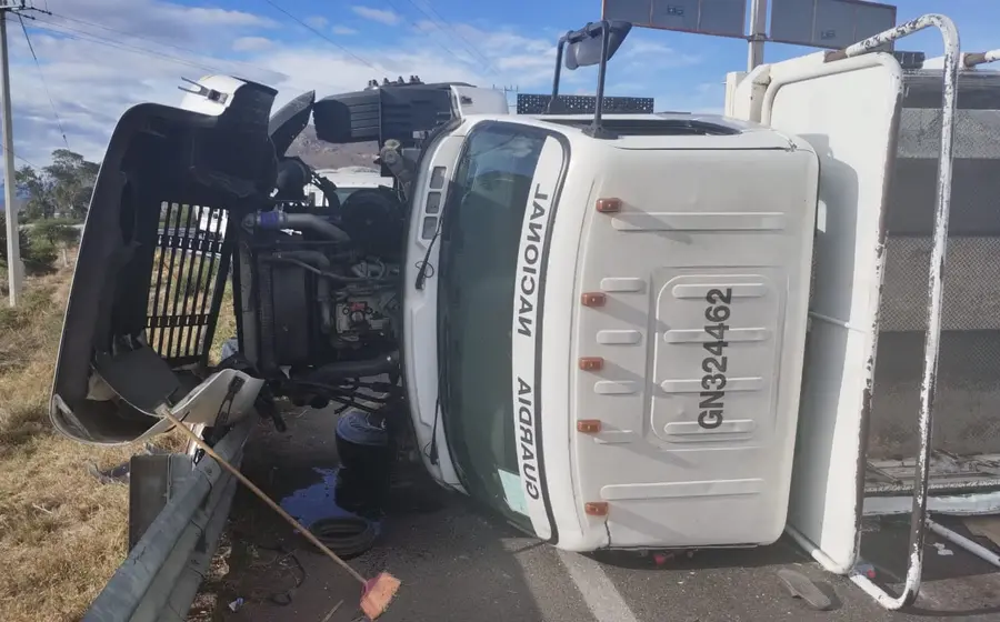 volcadura_camion_guardia_nacional_matatlan