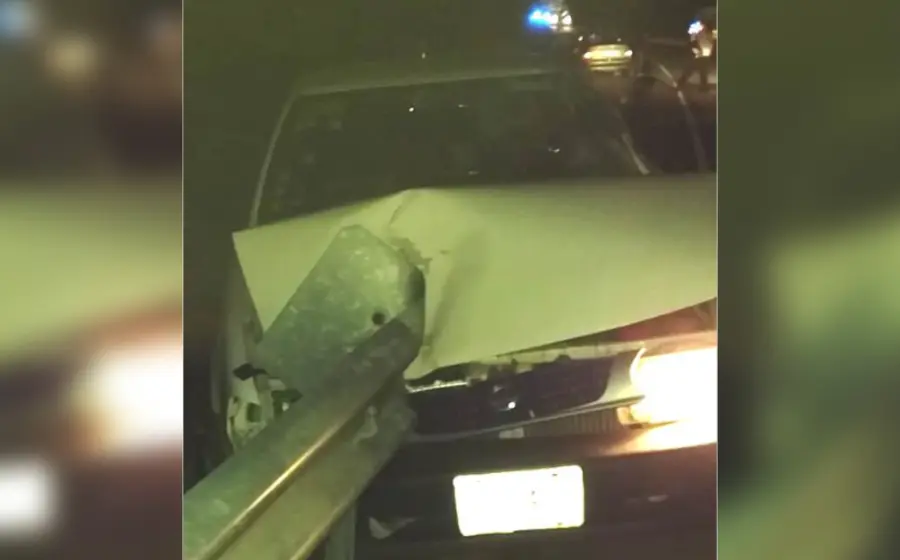 accidente_auto_incrustado_valla_huajuapan