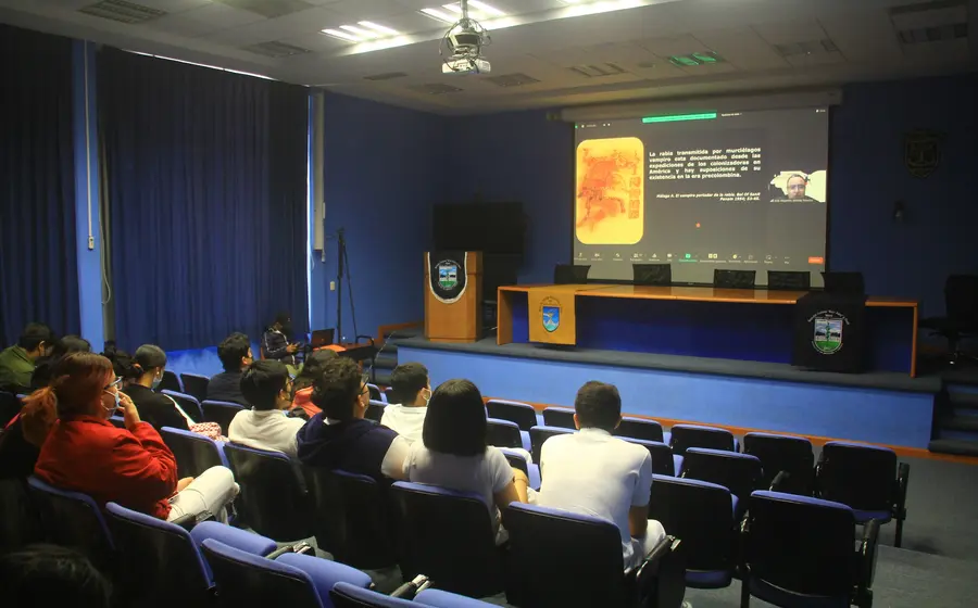 conferencia_sobre_mordida_de_murcielago_uabjo