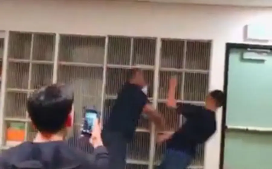 pelea_alumno_y_maestro