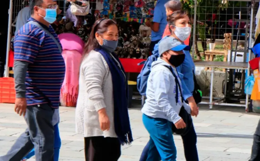 personas_cubrebocas_calle_zocalo