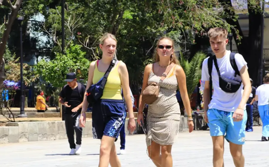 turistas_zocalo_oaxaca