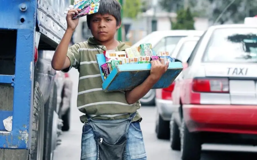 niño-vendiendo-dulces