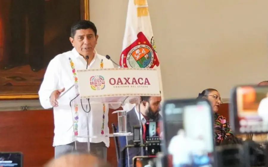 Salomón Jara en conferencia