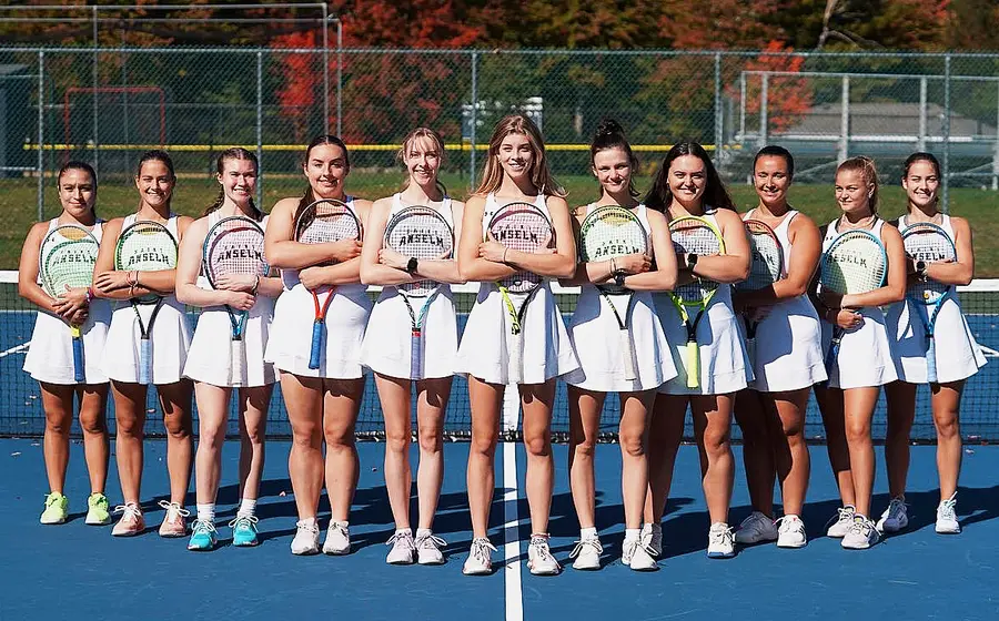  equipo_tenis_halcones_universidad_san_anselmo