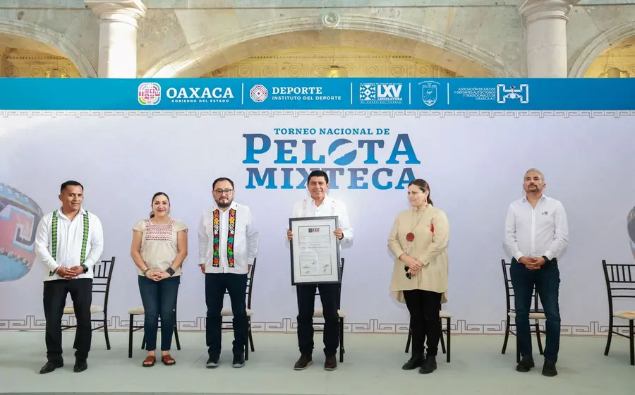 salomon_jara_celebra_dia_pelota_mixteca
