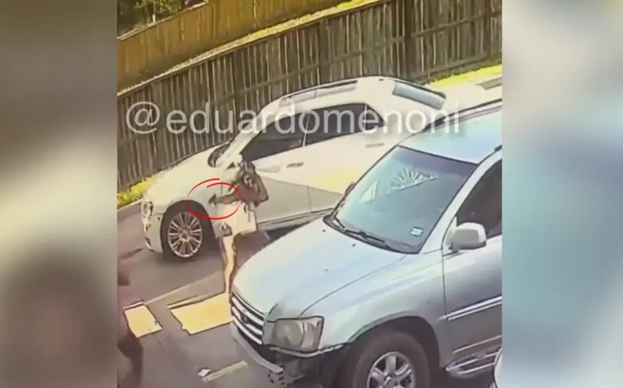 Mujer se defiende
