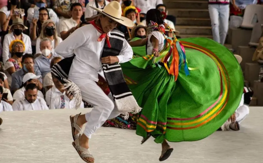 guelaguetza_mas_comercial