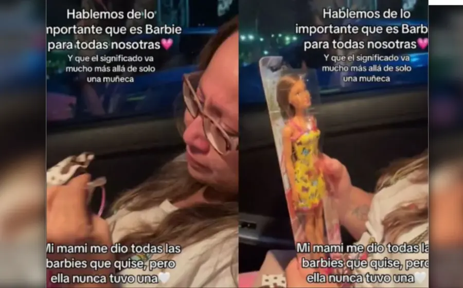 mujer_recibe_barbie_regalo